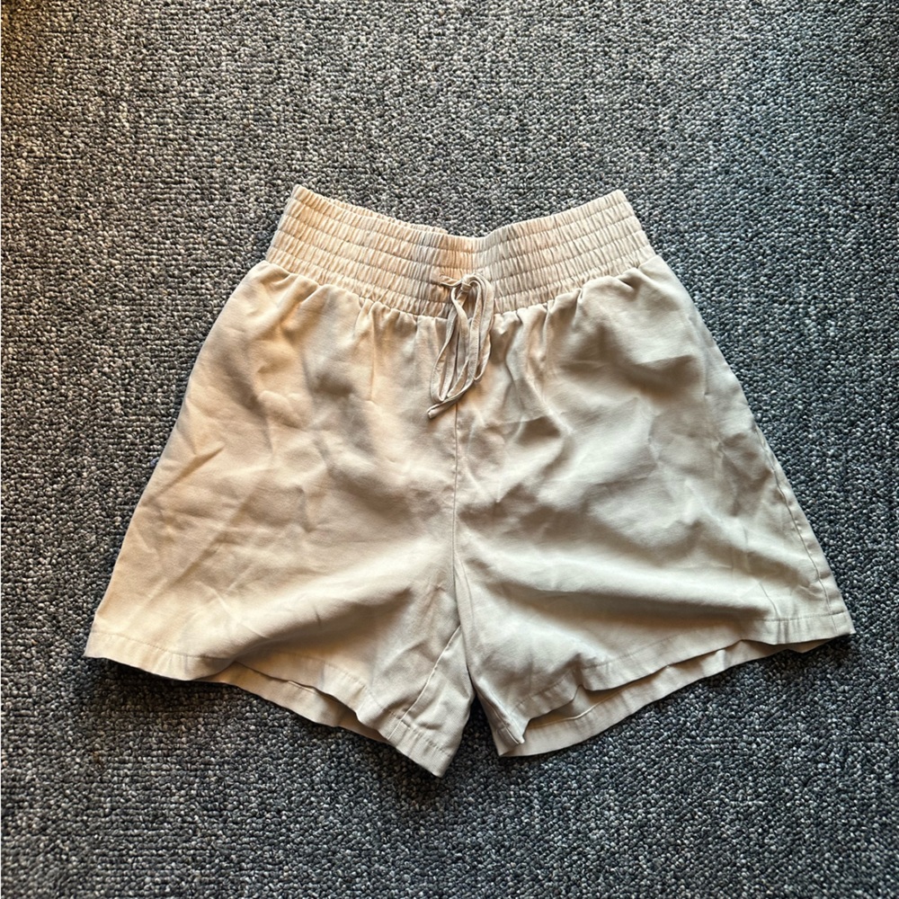 Ophelia Rose Beige Shorts | L